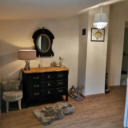 Au Domaine De Gigie Bed & Breakfast