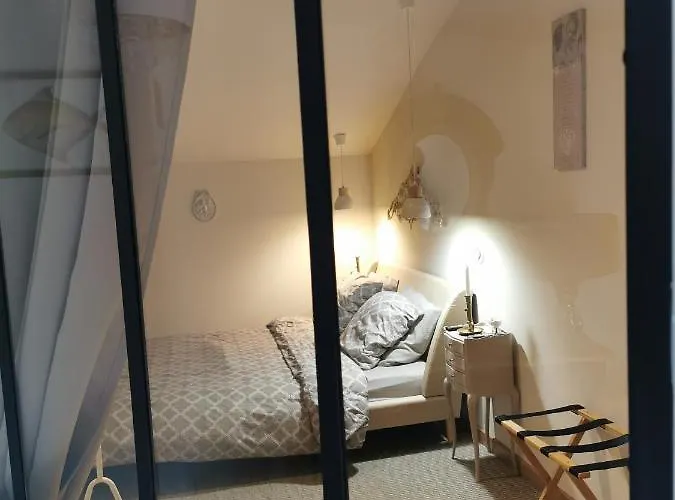 Au Domaine De Gigie Alojamento de Acomodação e Pequeno-almoço 3*