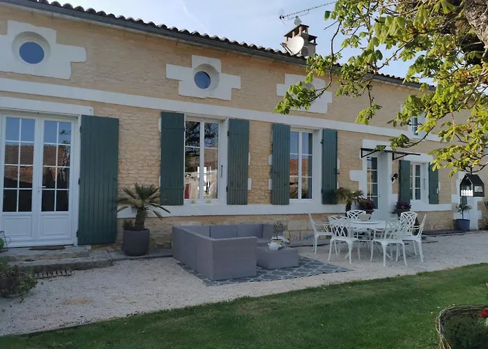 Au Domaine De Gigie Alojamento de Acomodação e Pequeno-almoço 3*